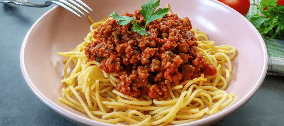 Tallarines rojos es una receta que se puede preparar con carne molida.